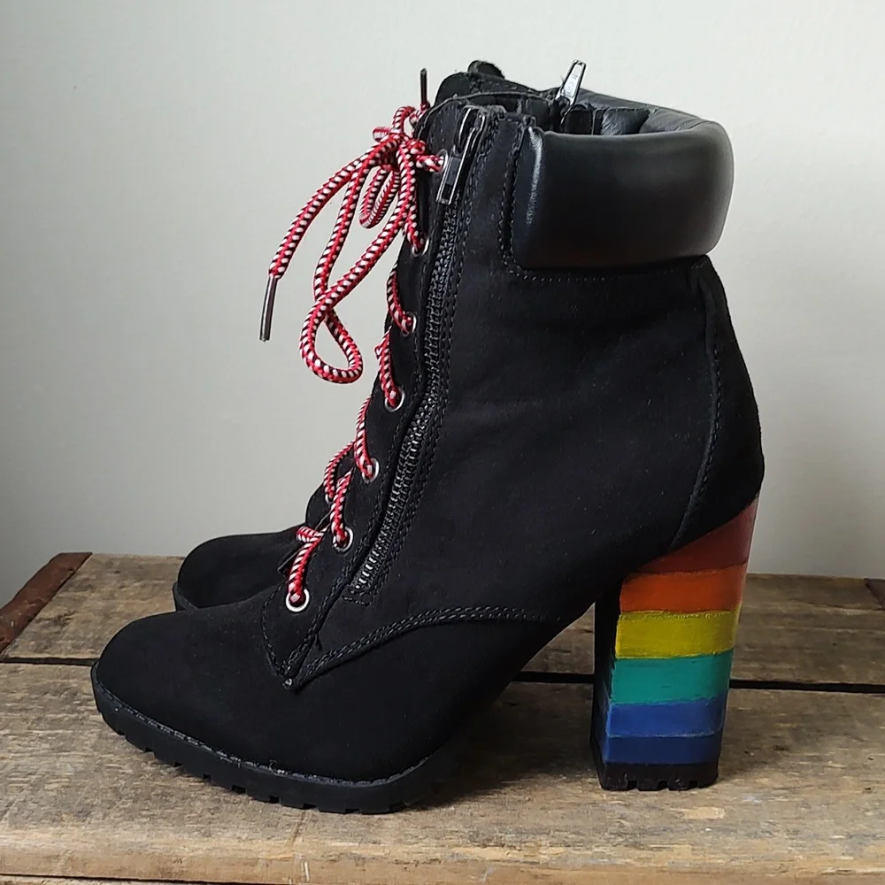 Upcycled! Fun Painted Rainbow Heel Chunky Vegan Booties Size 8 - Picture 4 of 14